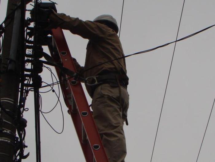 En zonas remotas, 28.800 hogares más tienen energía